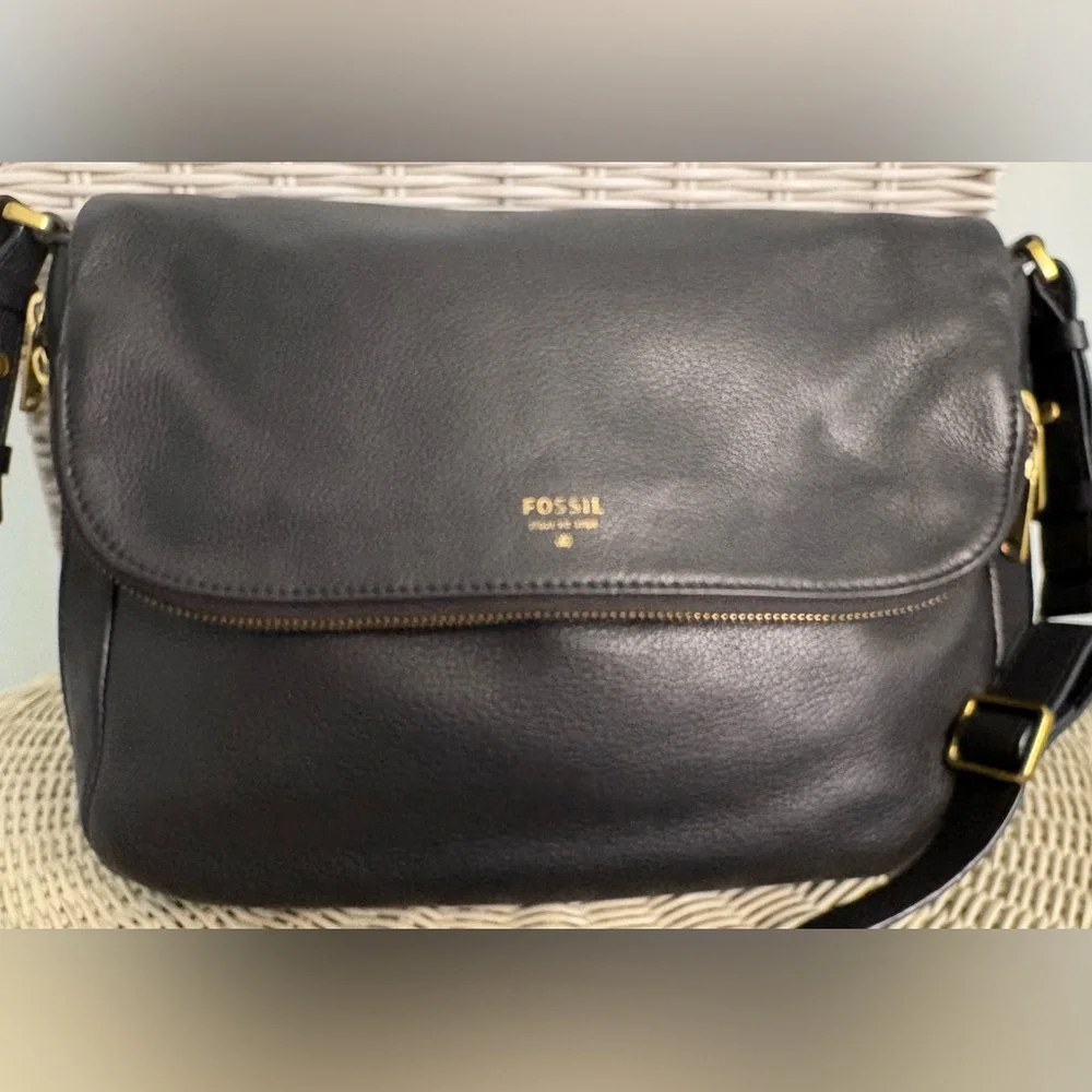 Fossil Preston Black Pebbled Leather Crossbody Bag - Picture 2 of 11